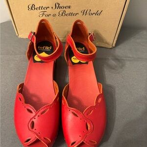 Swedish Hasbeens Women's Red Peep Toe Sandals- Size 39 NIB